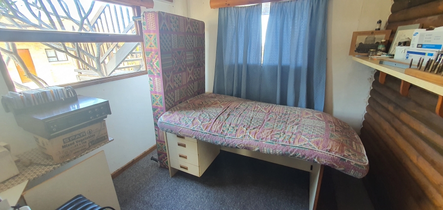 3 Bedroom Property for Sale in Boggomsbaai Western Cape